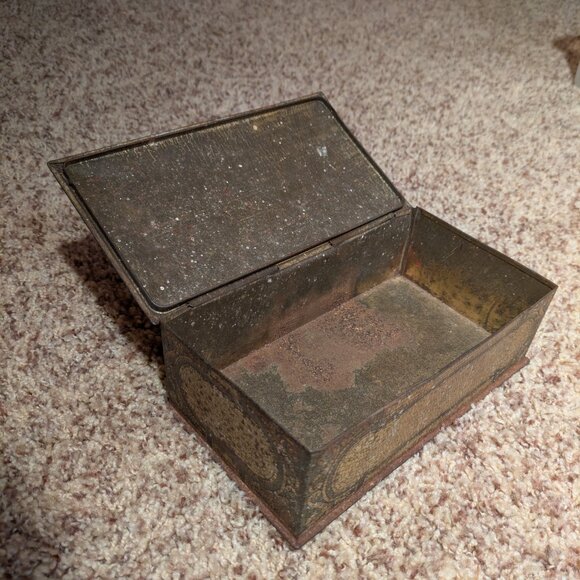 Whitman's Salmagundi vintage chocolate tin - Picture 7 of 9